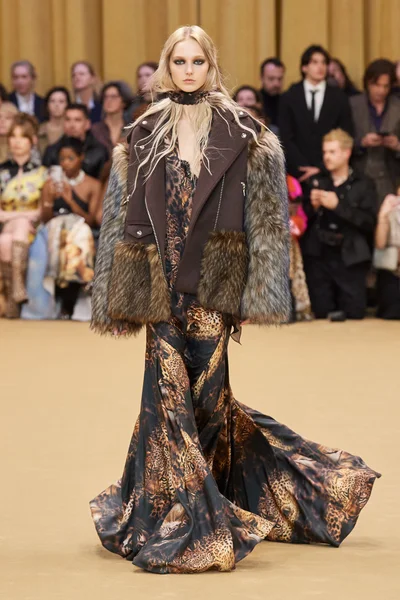 Look 12